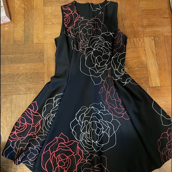 Dkny Dresses & Skirts - DKNY Floral Dress with Pockets (Size Large)
